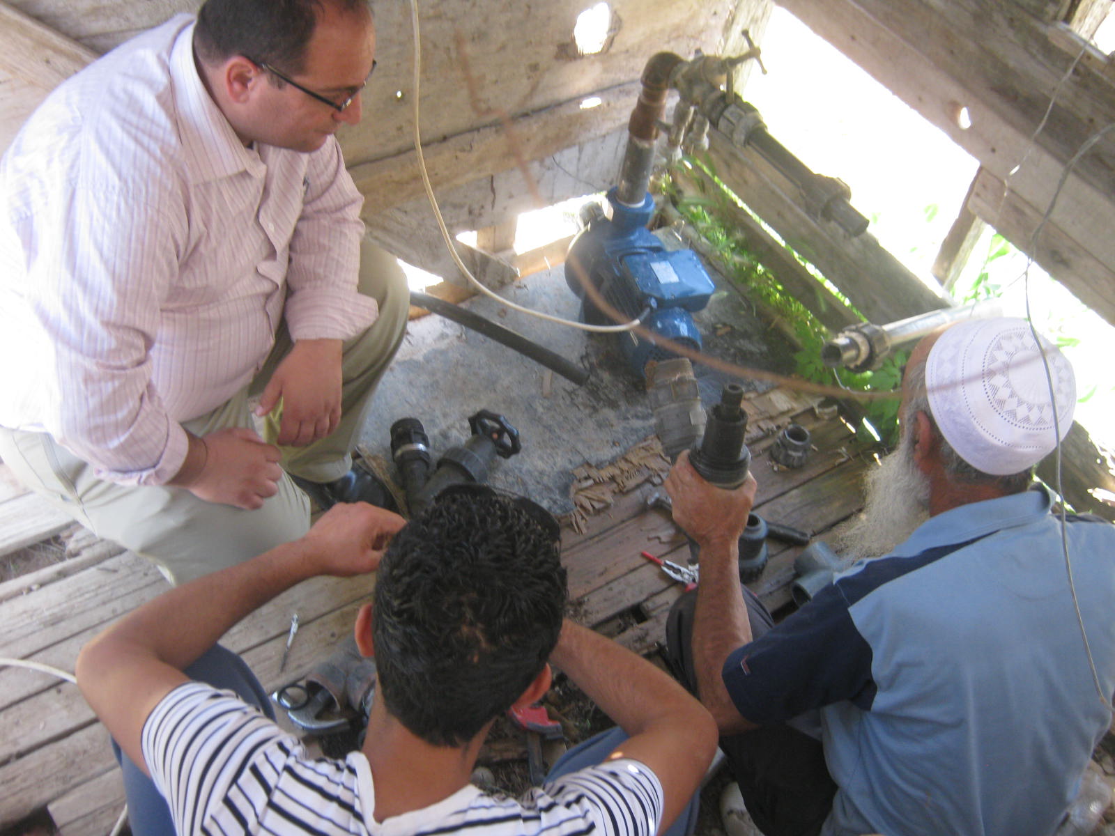 Installation d'une pompe chez un agriculteur